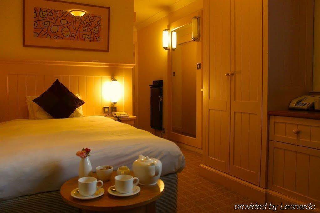 Waterloo Hotel Crowthorne Room photo