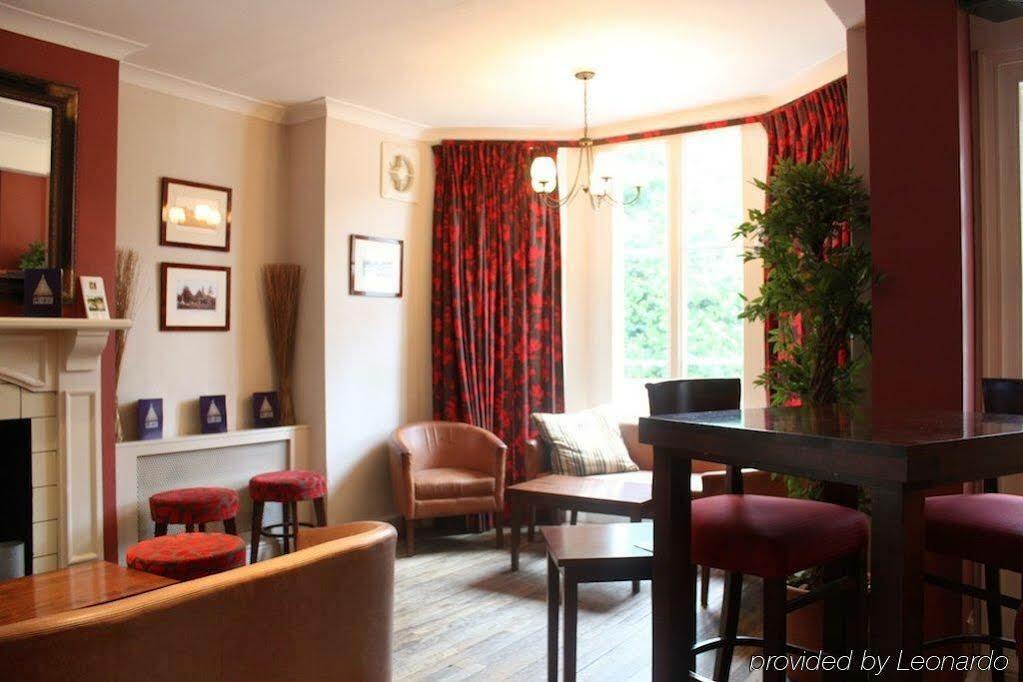 Waterloo Hotel Crowthorne Room photo